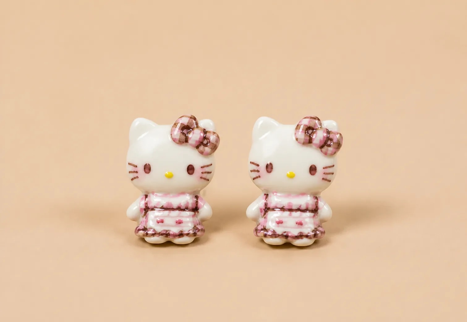 Sweet Treat Kitty Studs