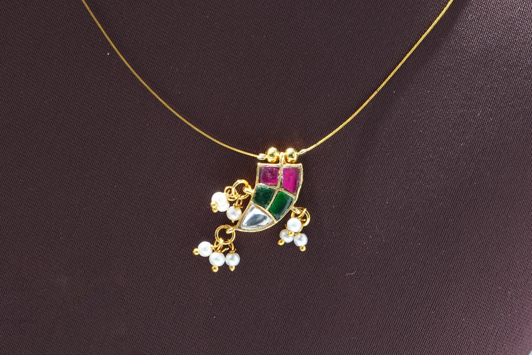 Jadau Tiger Claw Invisible Necklace