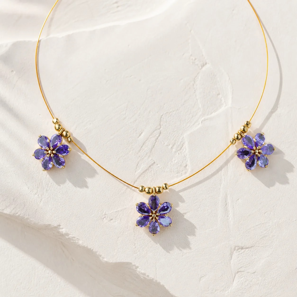 Heritage Bloom Invisible Necklace