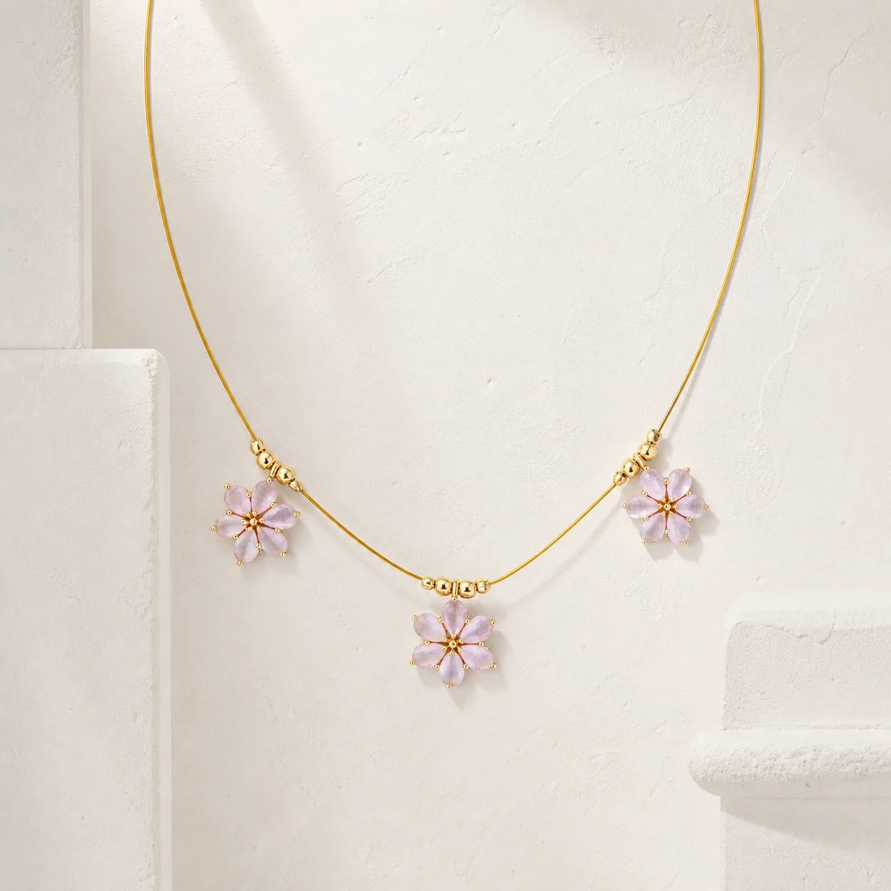 Heritage Bloom Invisible Necklace