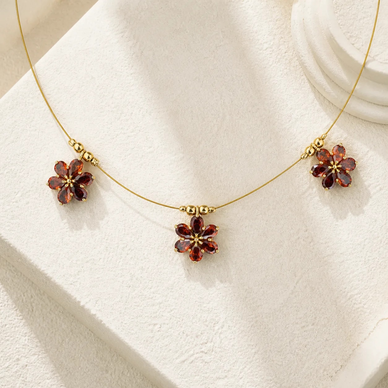 Heritage Bloom Invisible Necklace