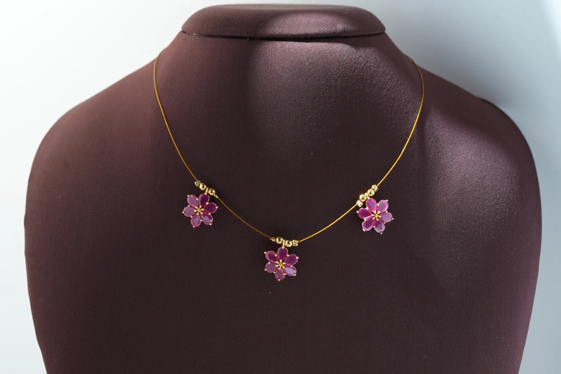 Heritage Bloom Invisible Necklace