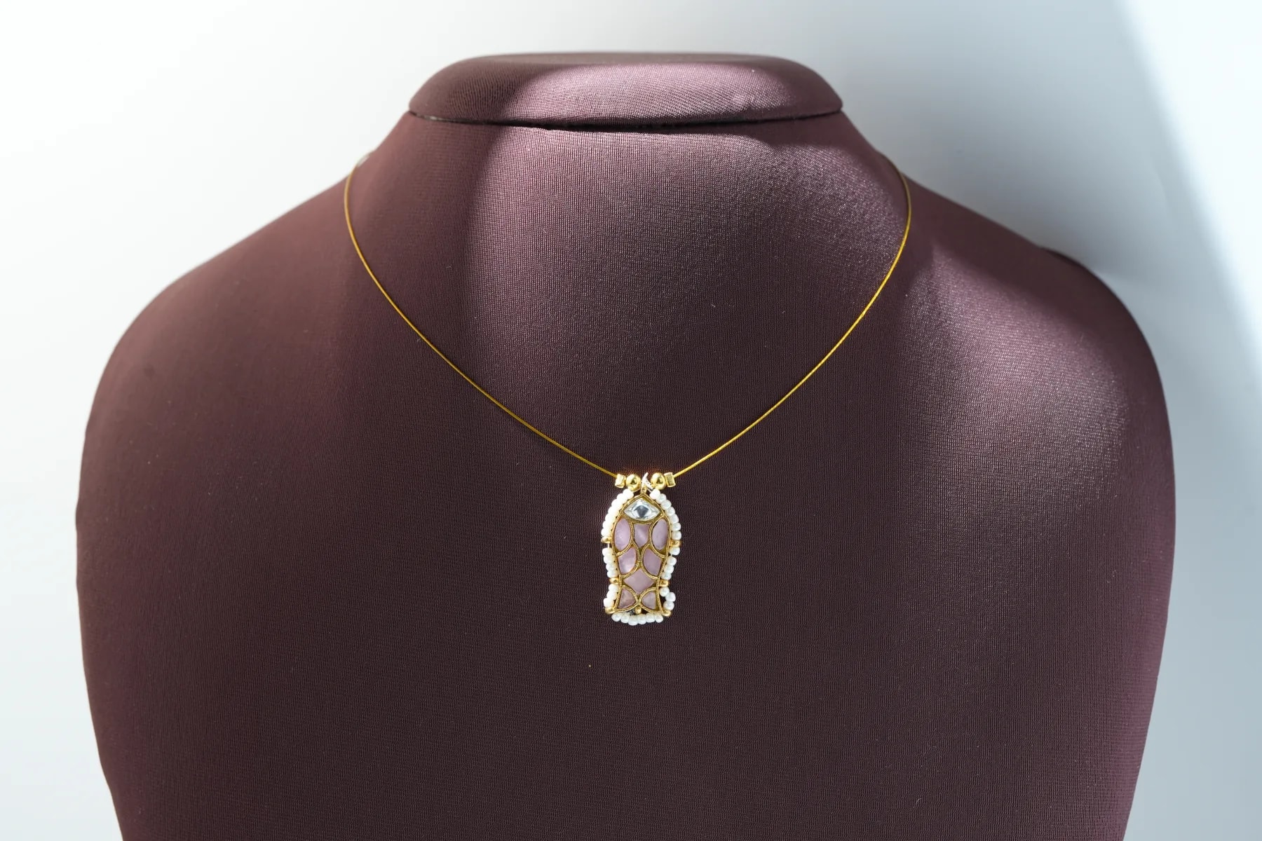 Jadau Matsya pearl Invisible Necklace