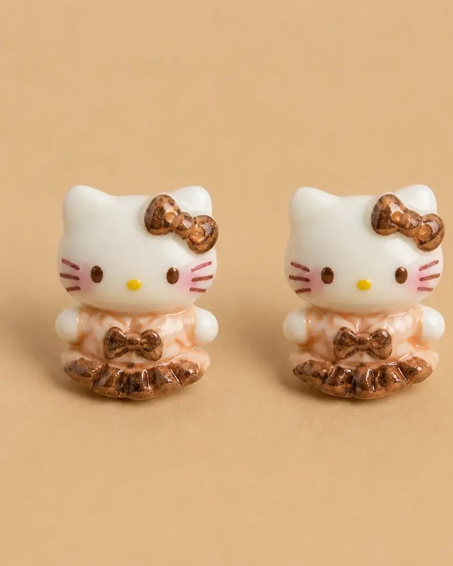 Caramel Twirl Kitty Studs