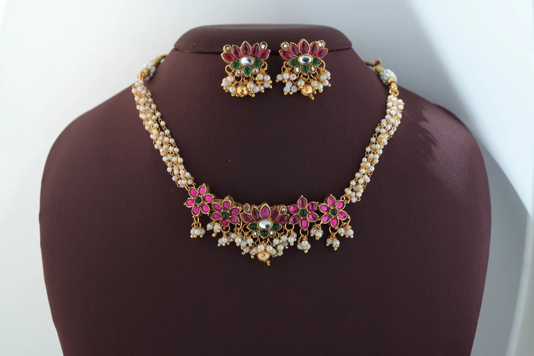 Jadau Lotus Pearl Choker Set