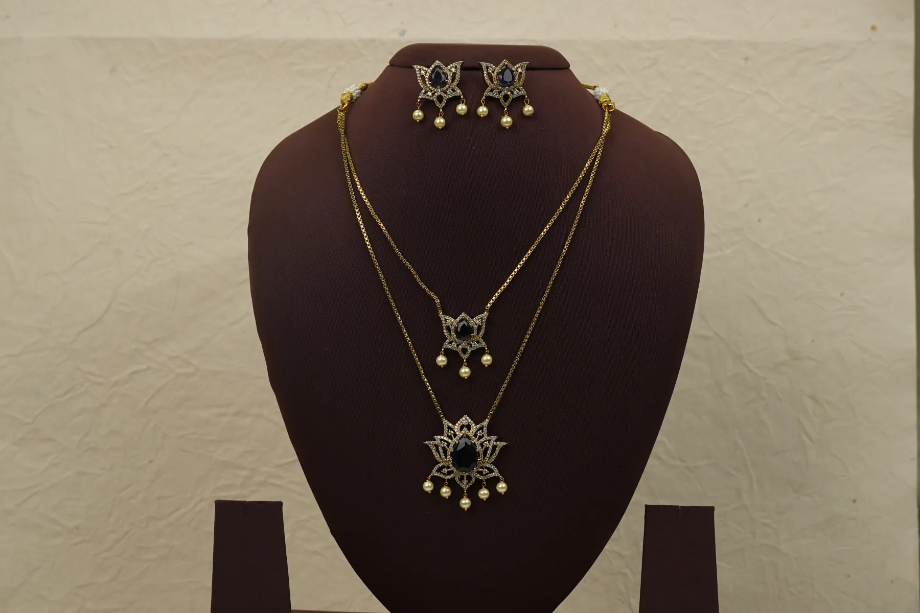 Layered Lotus Necklace Set